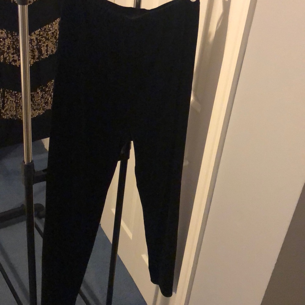 Vintage black velvet-like leggings